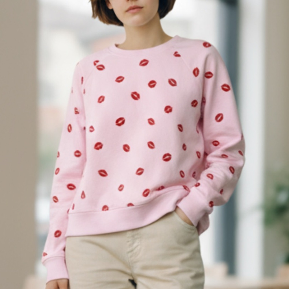 Colsie Pink‎ Sweatshirt with Red Lip Print​